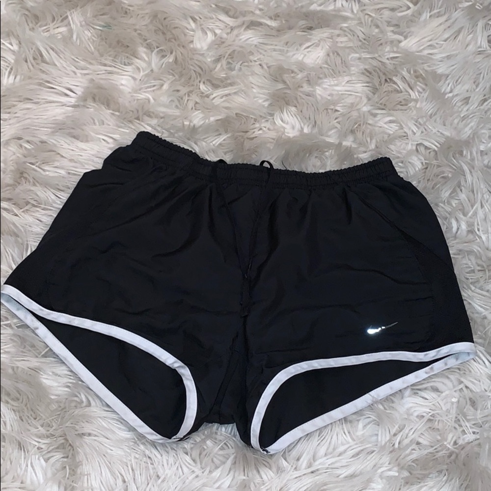 NIKE ATHLETIC SHORTS
